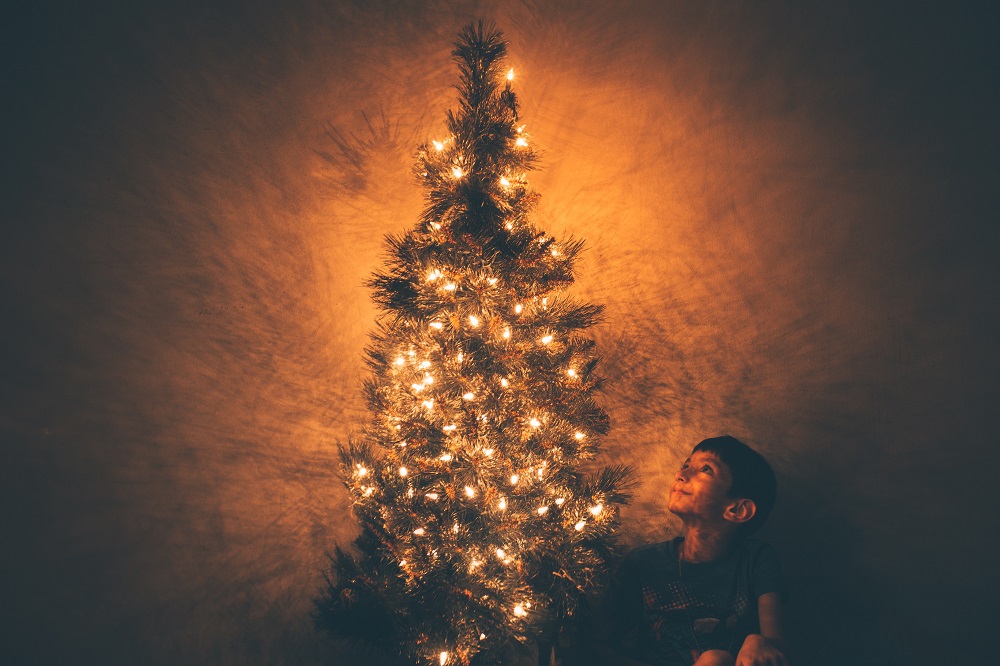 Árbol de Navidad con luces incorporadas - Holyart.es Blog