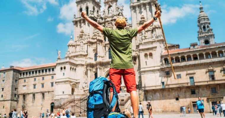 El Camino de Santiago: historia y curiosidades de uno de los más famosos itinerarios religiosos