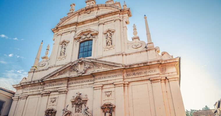 San Faustino: ¿por qué se ha convertido en el Santo de los solteros?