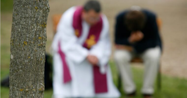 Pecados veniales: qué son y en qué se diferencian de los pecados mortales